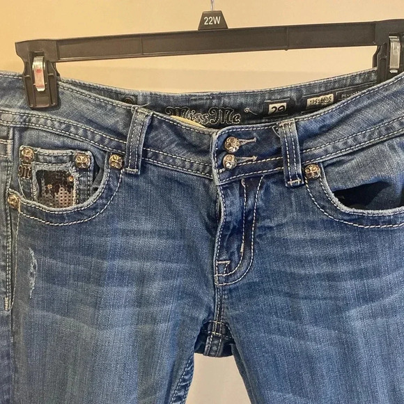 Miss Me Boot cut jeans. size 29 Like New! - Picture 10 of 10